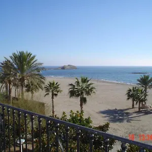 https://apartamento-primera-linea-vistas-al-mar.es-andalucia.com